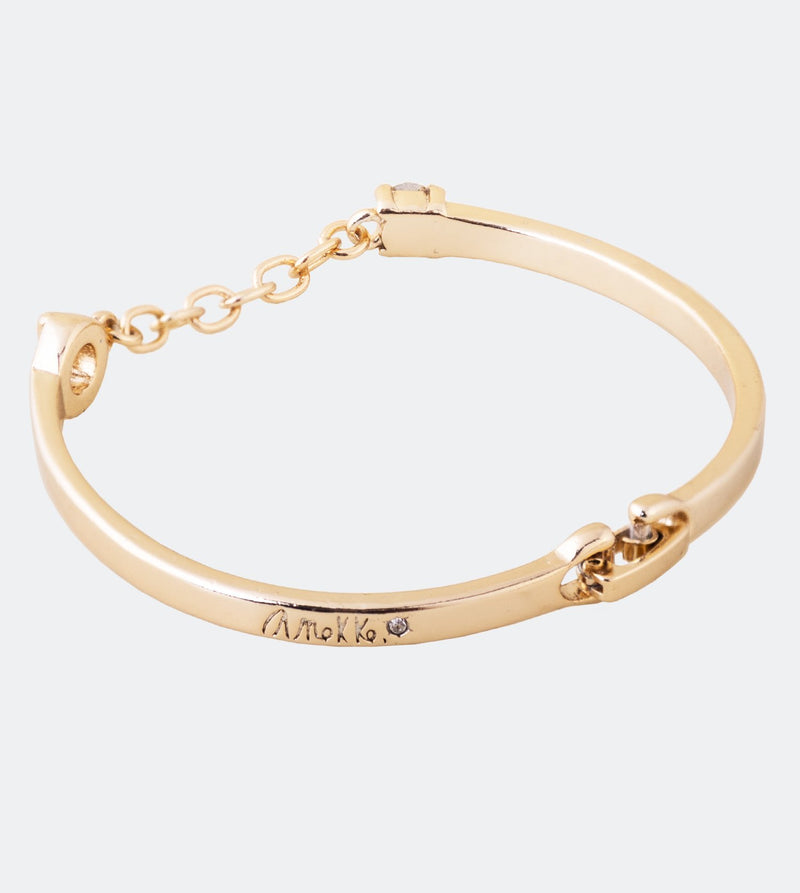 Bracelet with a golden chain