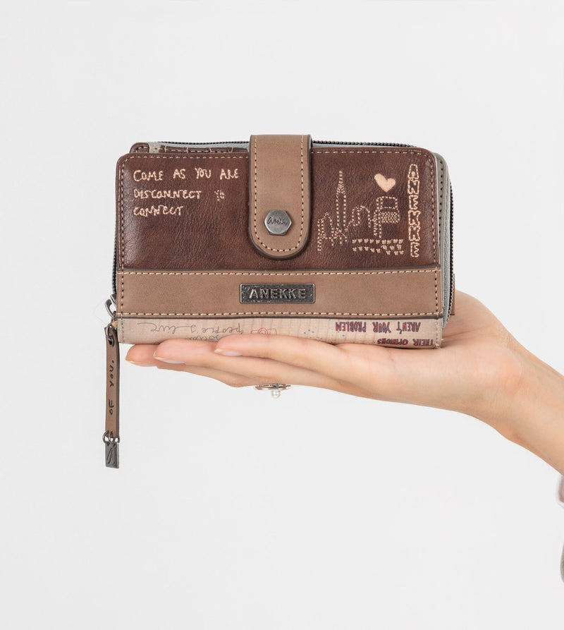 Authenticity medium size wallet